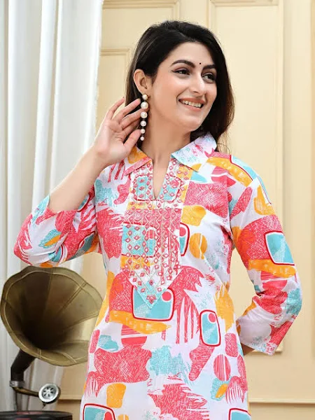 DSS FASHION Women's Floral Embroidered Kurta